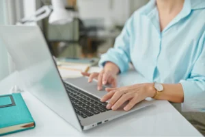 Vip elderly email management for seniors